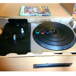 DJ Hero Game & Wireless Turntable (Xbox 360 game)